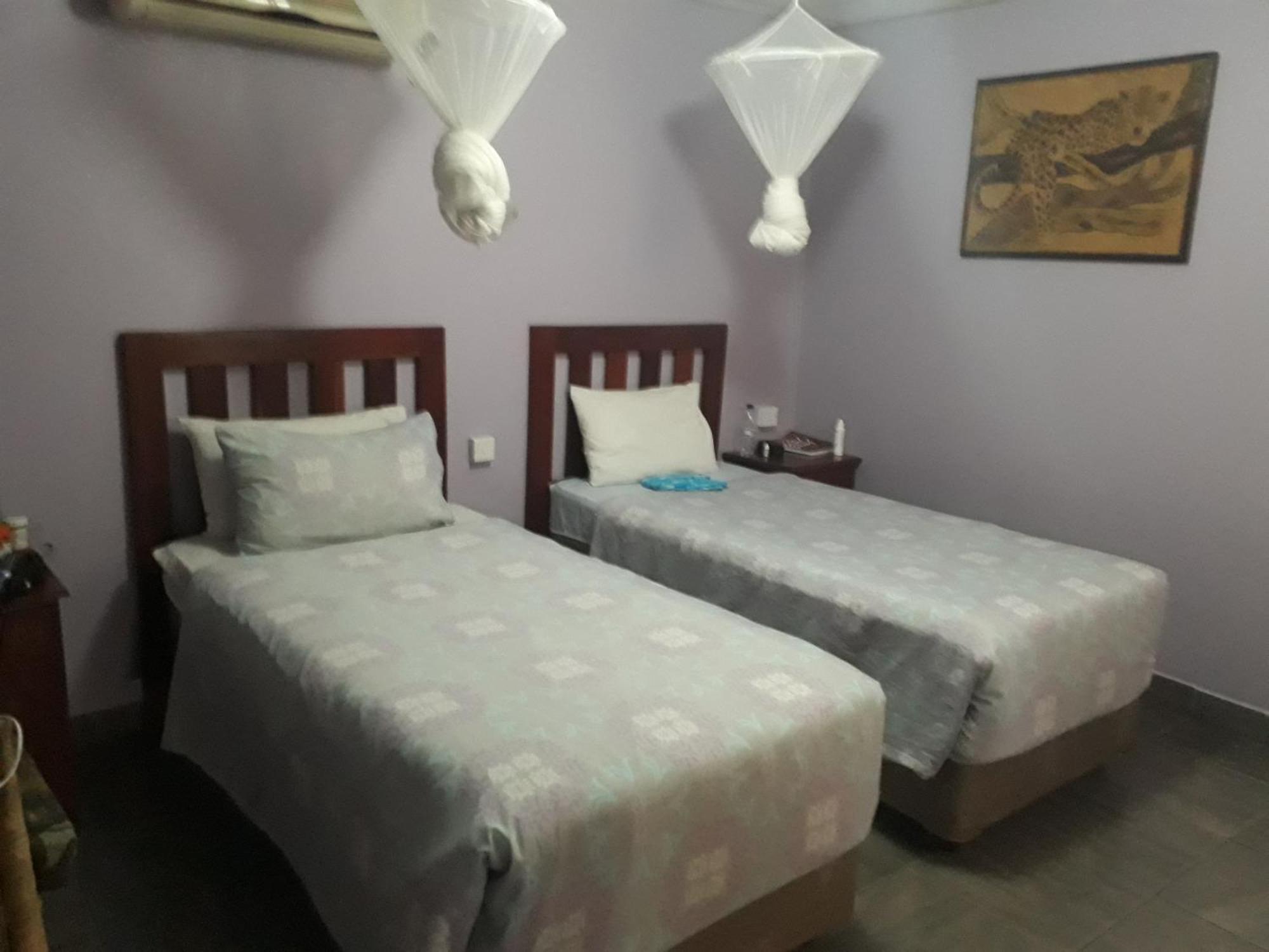 リビングストン グロリアズ ベッド アンド ブレックファースト Bed & Breakfast エクステリア 写真